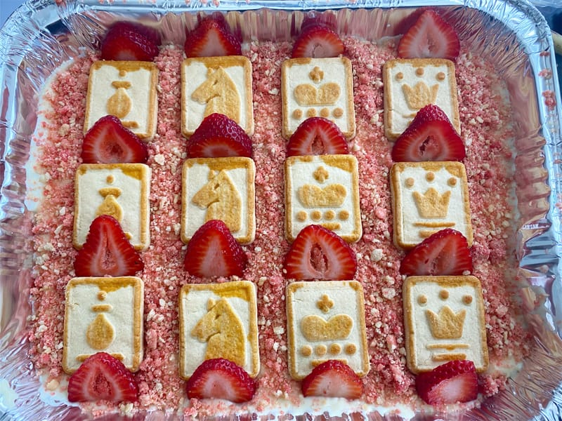 Strawberry crunch banana pudding