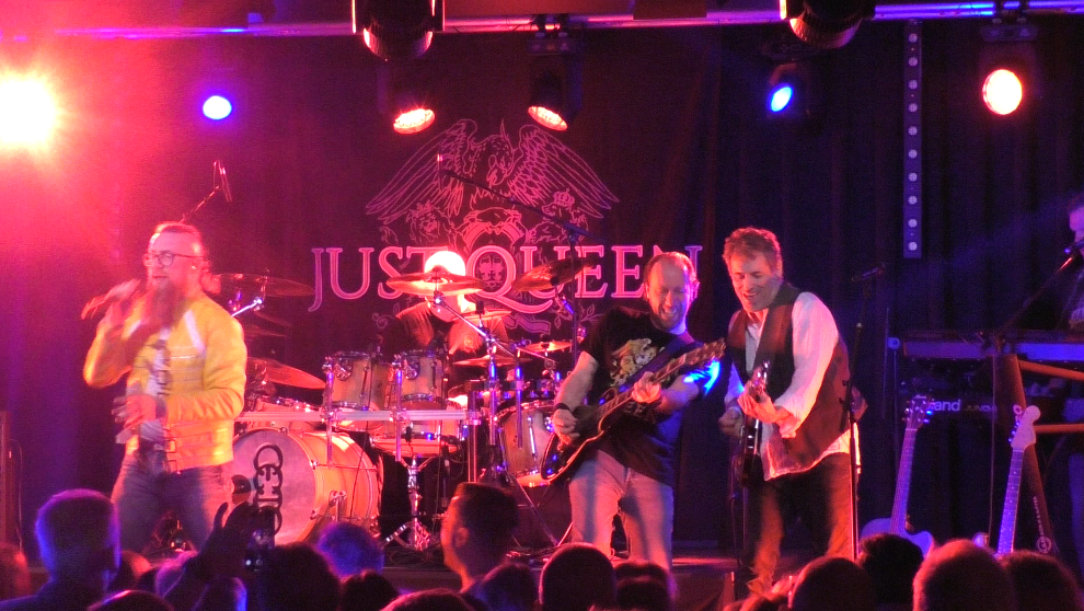 JustQueen - Rocking Guitars