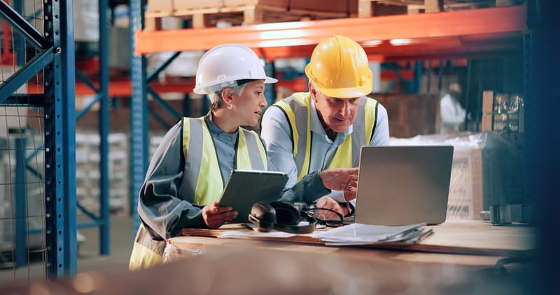 Outsourcing usług utrzymania obiektu i BHP: Jak dbać o płynność przepływu materiałów i dowieźć cele budżetowe w dobie nasilonej presji kosztowej?