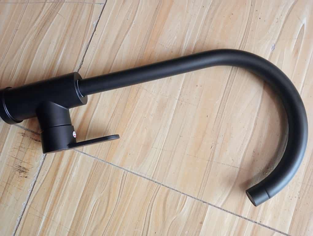 Curve neck kitchen mixer