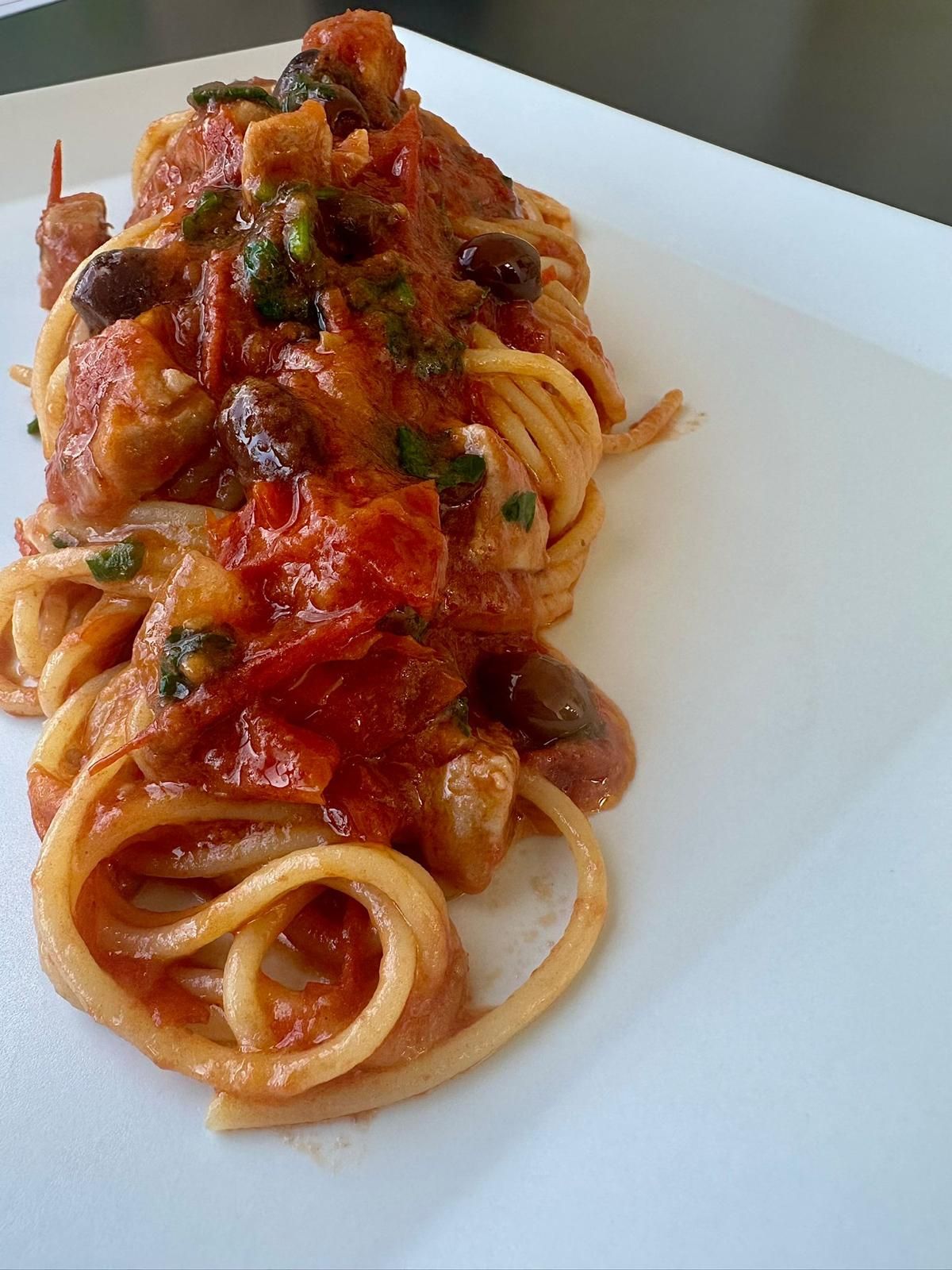 PUTTANESCA CON TONNO