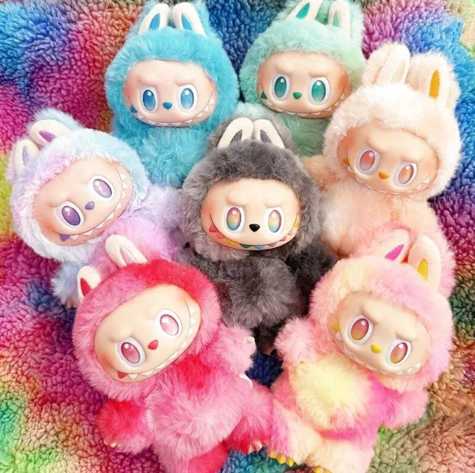 photos differentes figurines labubu