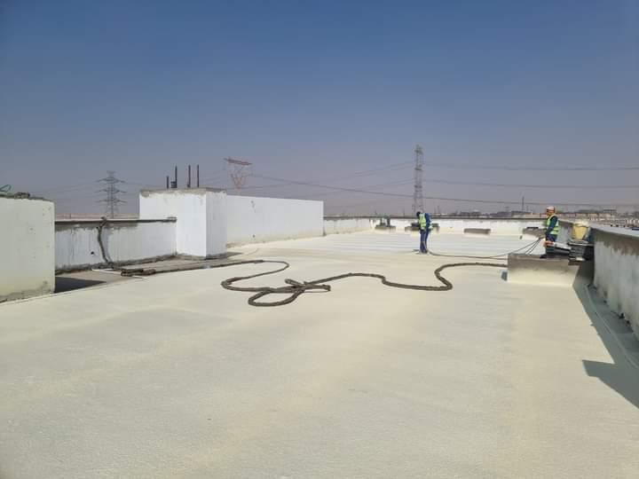 تنفيذ عزل حراري وفوم للأسطح