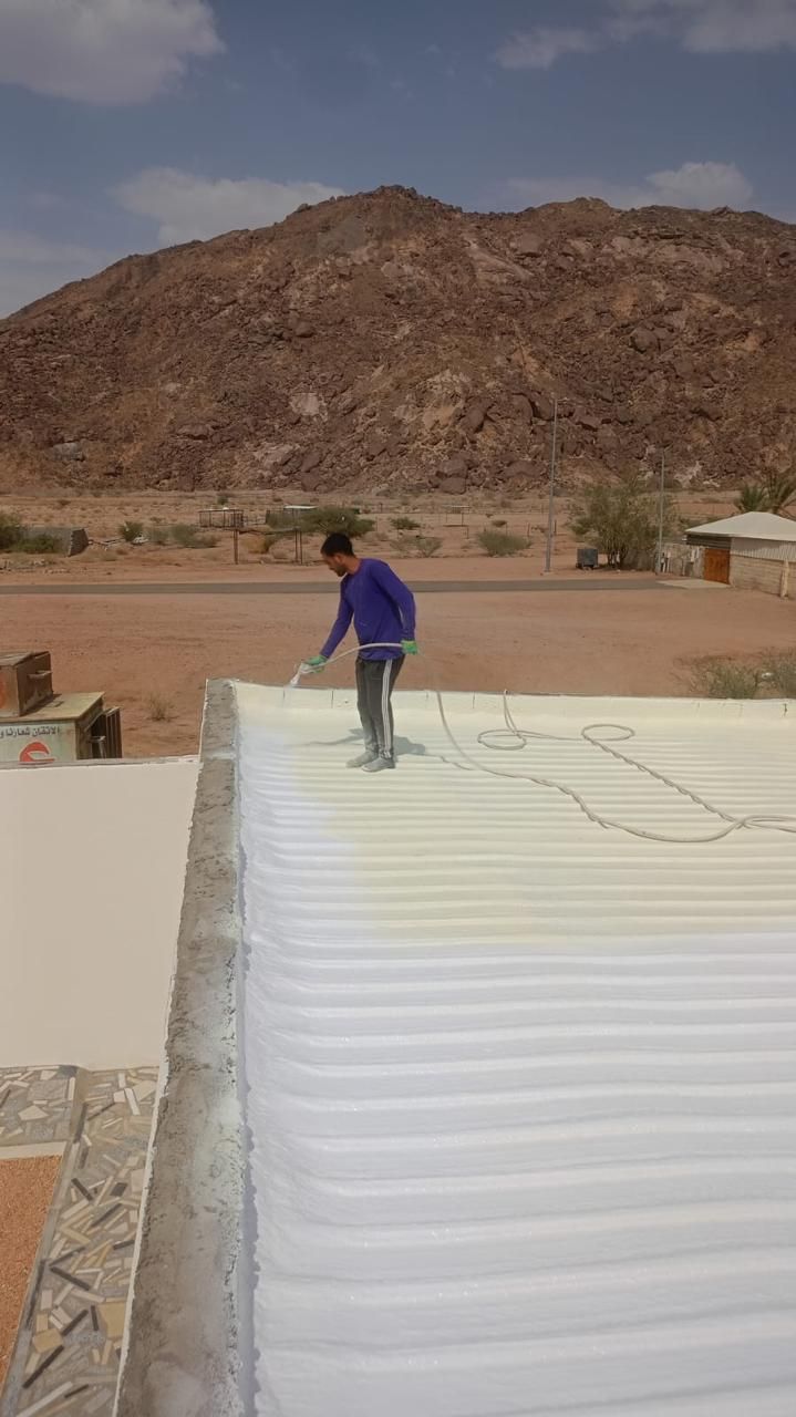 عزل المظلات والأسطح المعدنية بالفوم | أفضل مقاول بولي يوريثان حراري و مائي