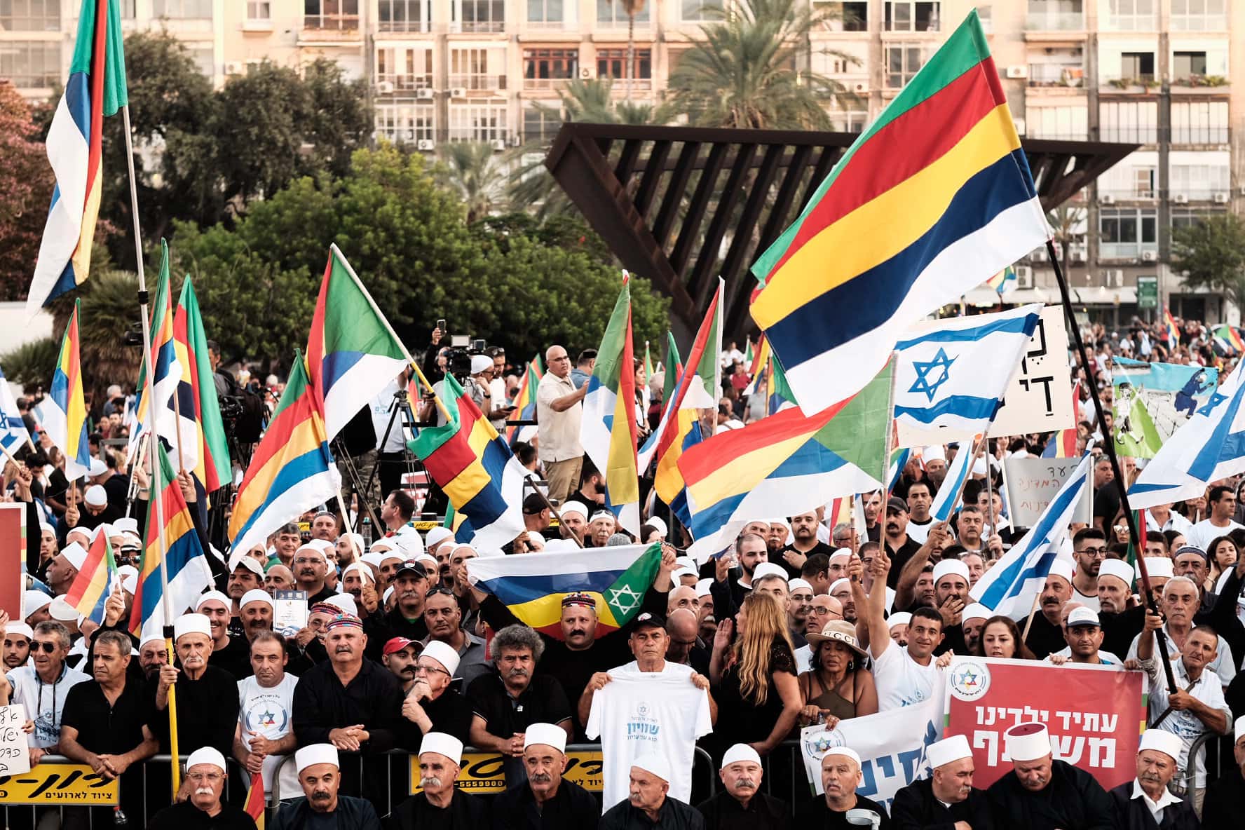 מספיק טובים כדי למות בקרב, אבל לא מספיק טובים להיכלל בחוק יסוד?