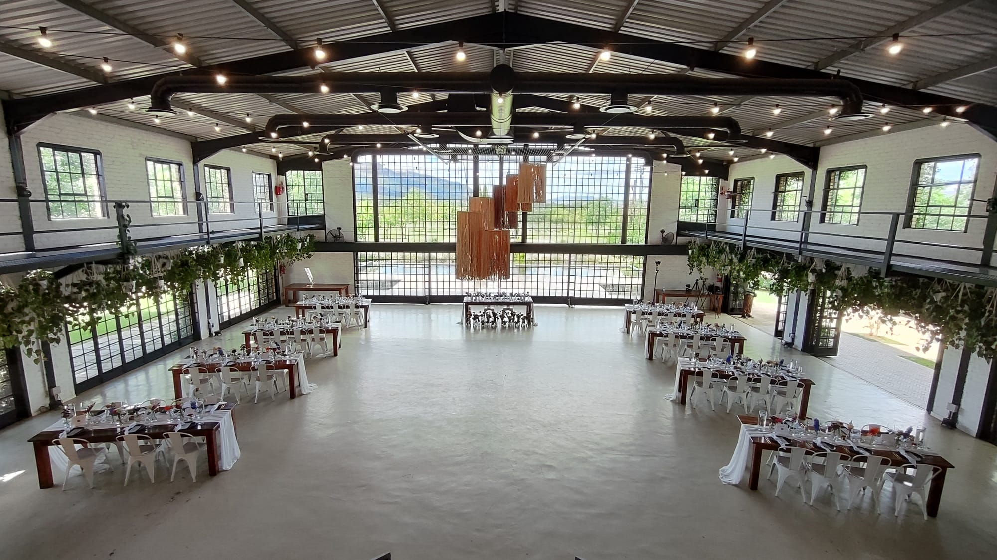 WEDDING TIME AT THE NUT FARM!