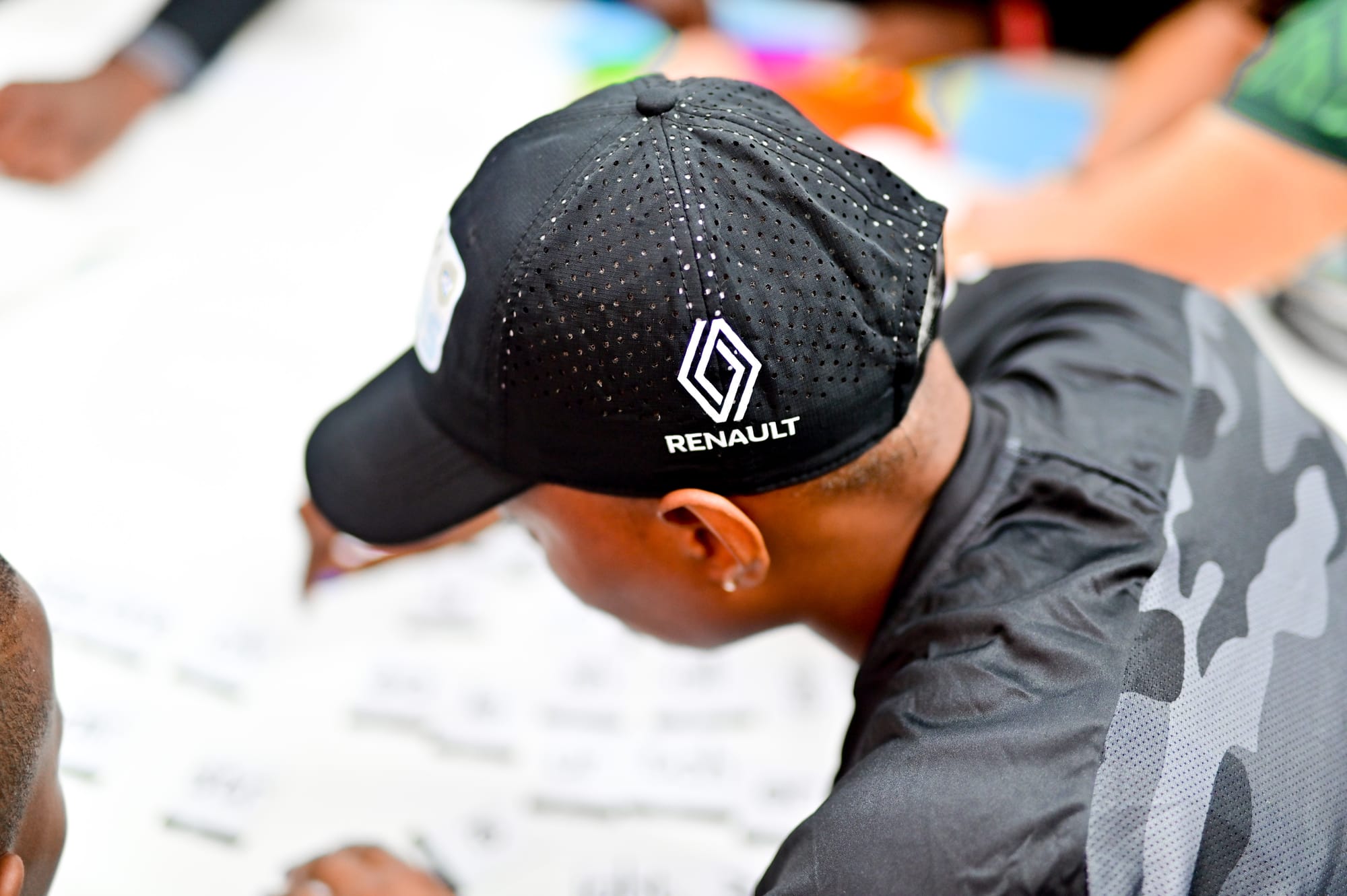 RENAULT LIBRARY HAND OVER