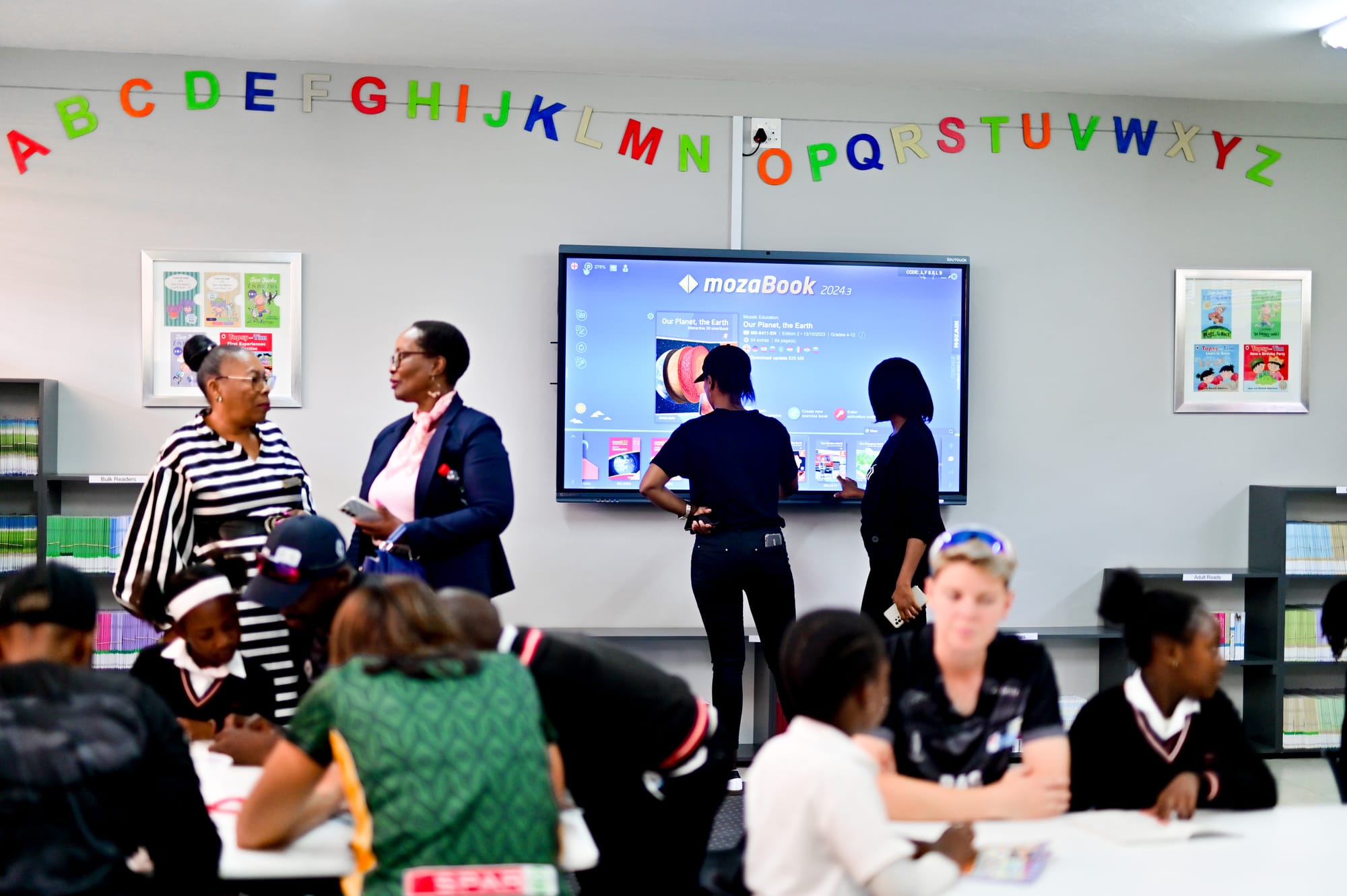 RENAULT LIBRARY HAND OVER