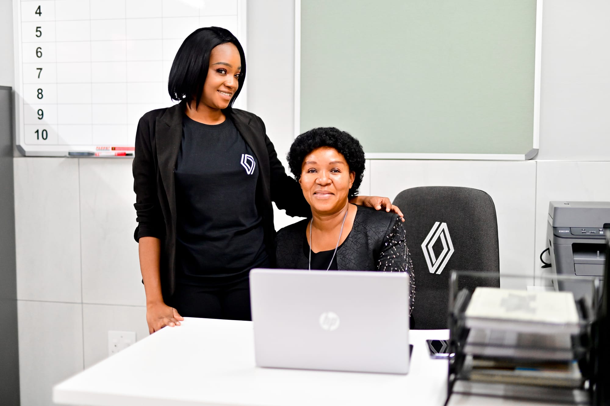 RENAULT LIBRARY HAND OVER