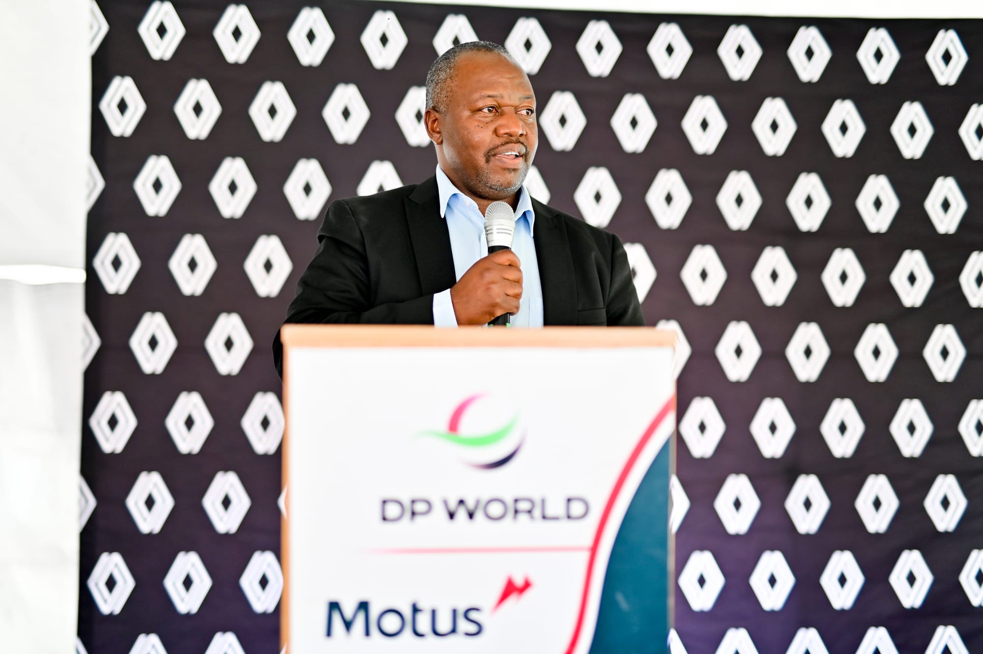 RENAULT LIBRARY HAND OVER