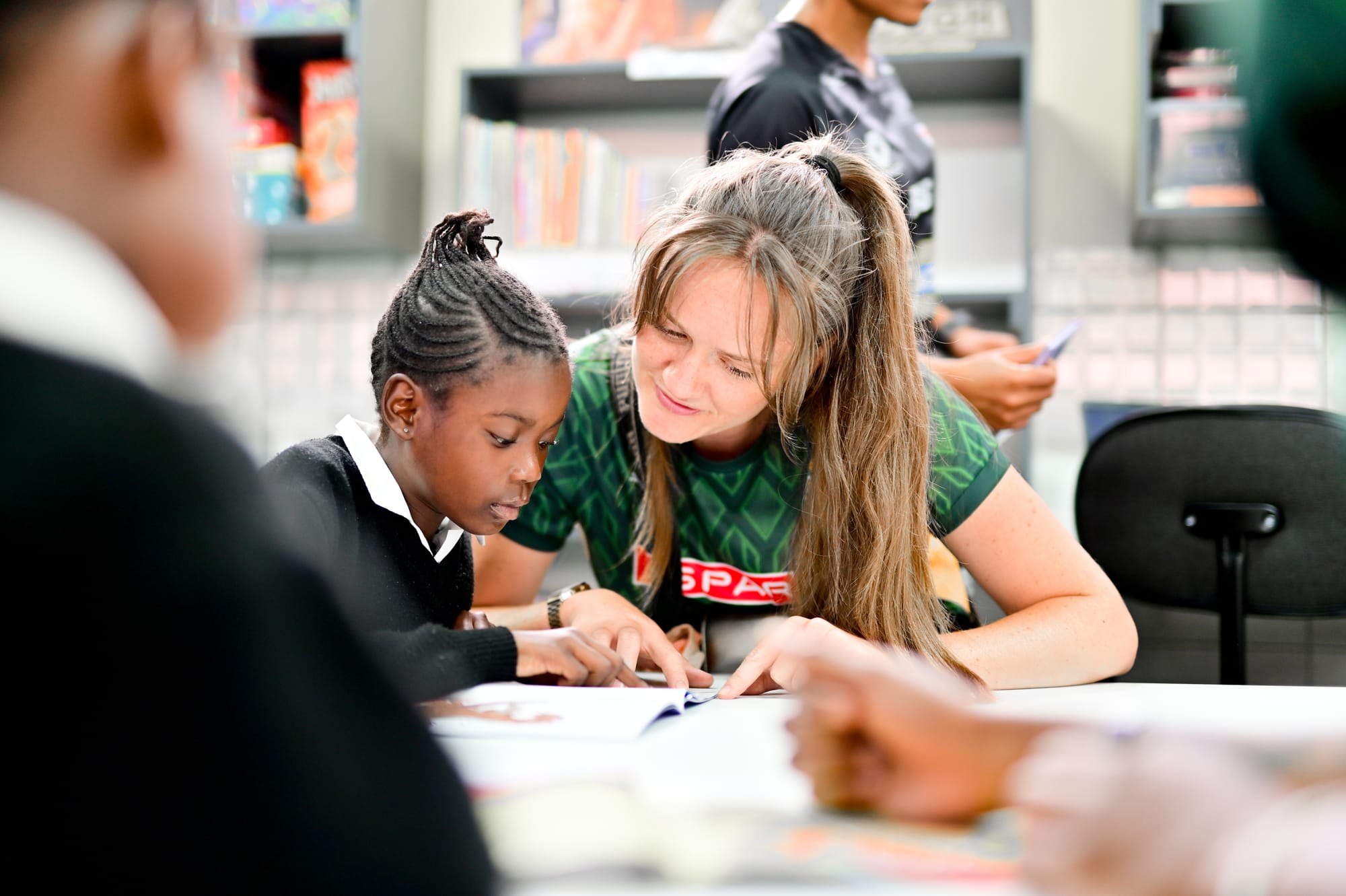 RENAULT LIBRARY HAND OVER