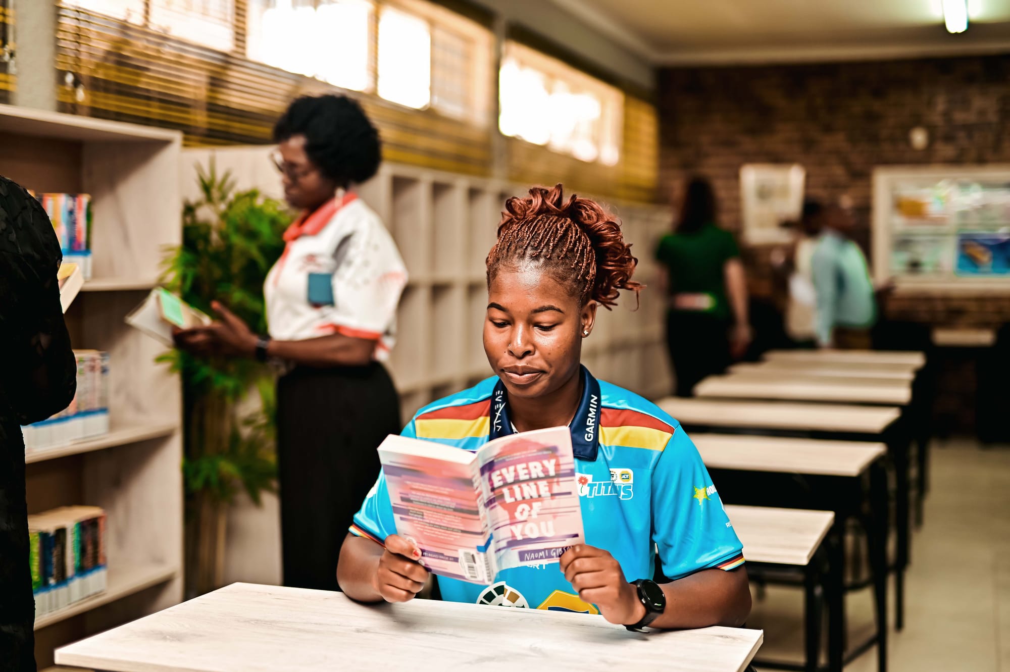 RENAULT LIBRARY HAND OVER