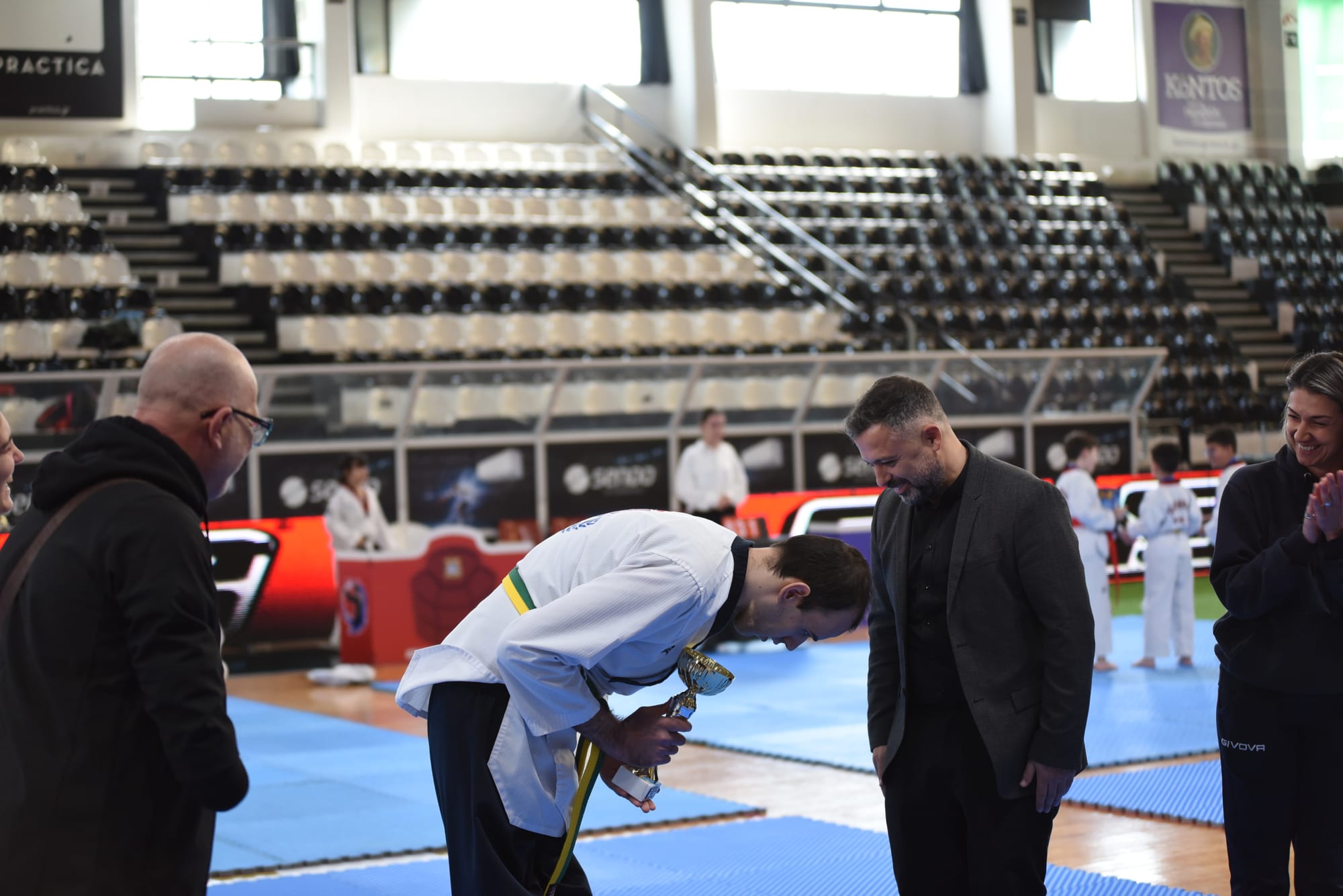 1st LEON CUP, ΑΠΟΝΟΜΕΣ