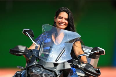 Meninas de motocicleta