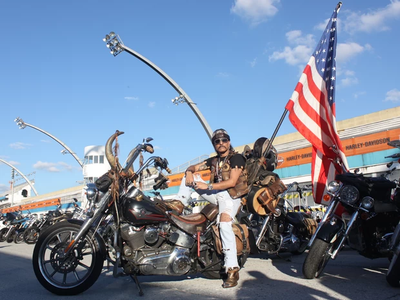 Deus Salve a América e a mim também
