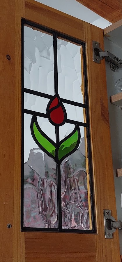 Tulipános konyhaszekrény ajtóbetét