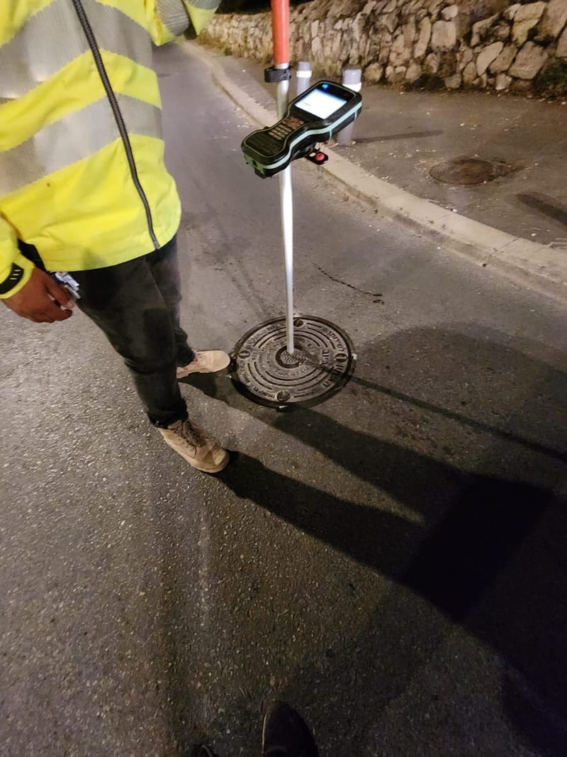 איתור תשתיות מתכתיות