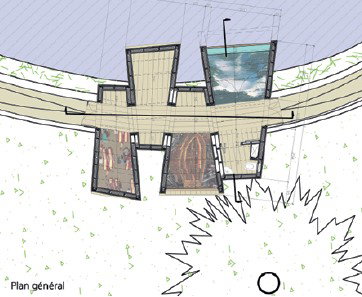 Une exposition à l'intérieur de prismes en bois déconstructivistes.