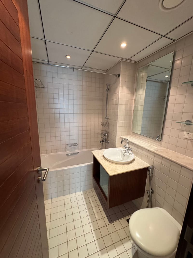 Dubai Marina – 2BR for Sale - Al Sahab Tower 2