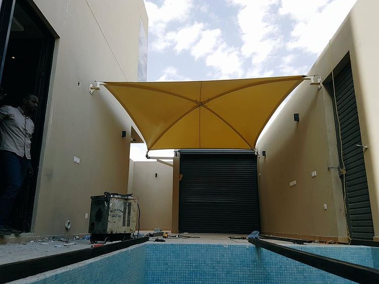 حداد المزاحمية – تركيب مظلات وسواتر وأبواب حديد