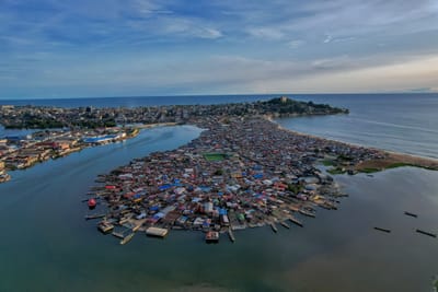 U.S. Deports 20 to Liberia