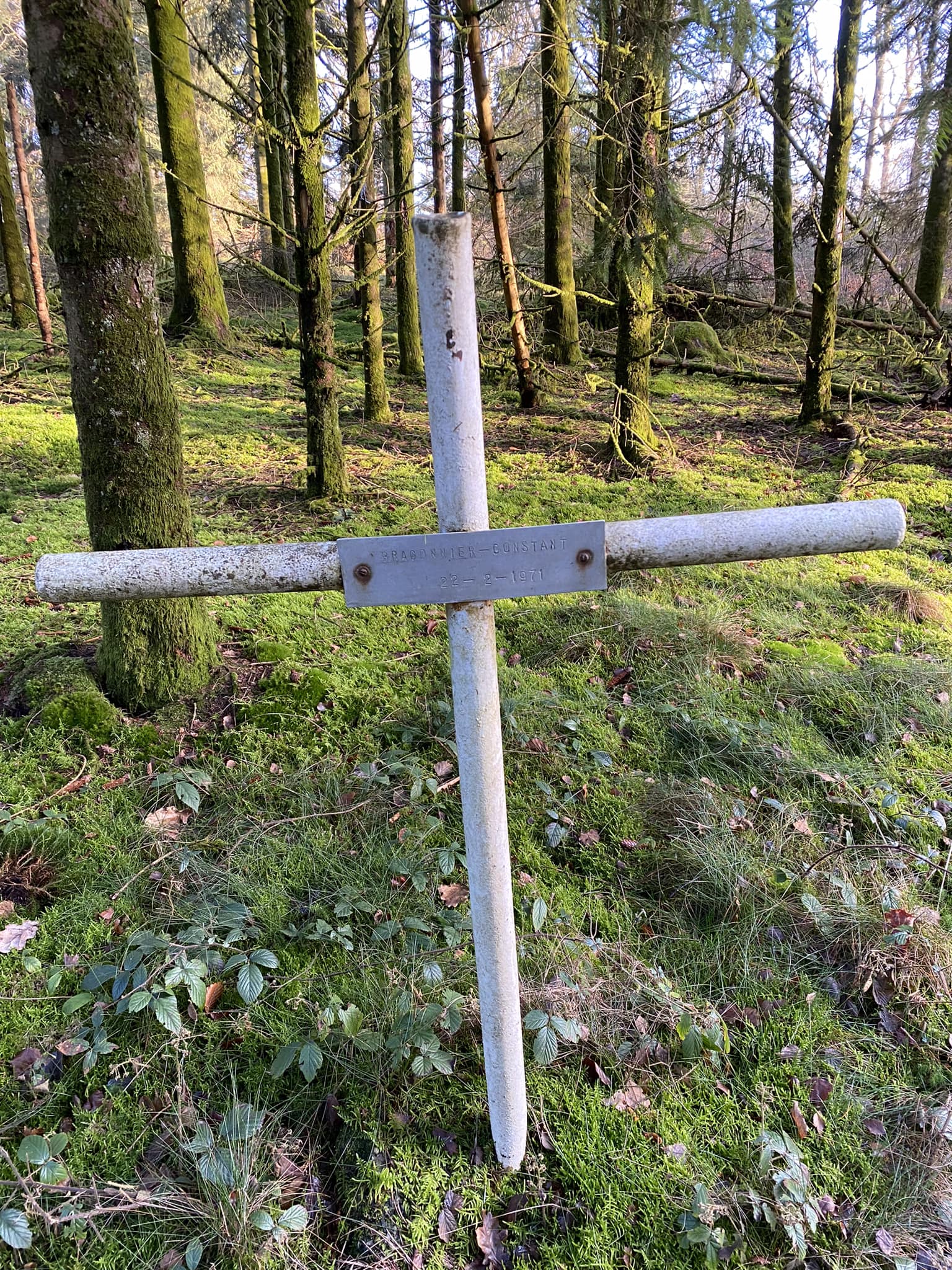 ✝️ La croix de Constant Braconnier – Bois de Bertrix