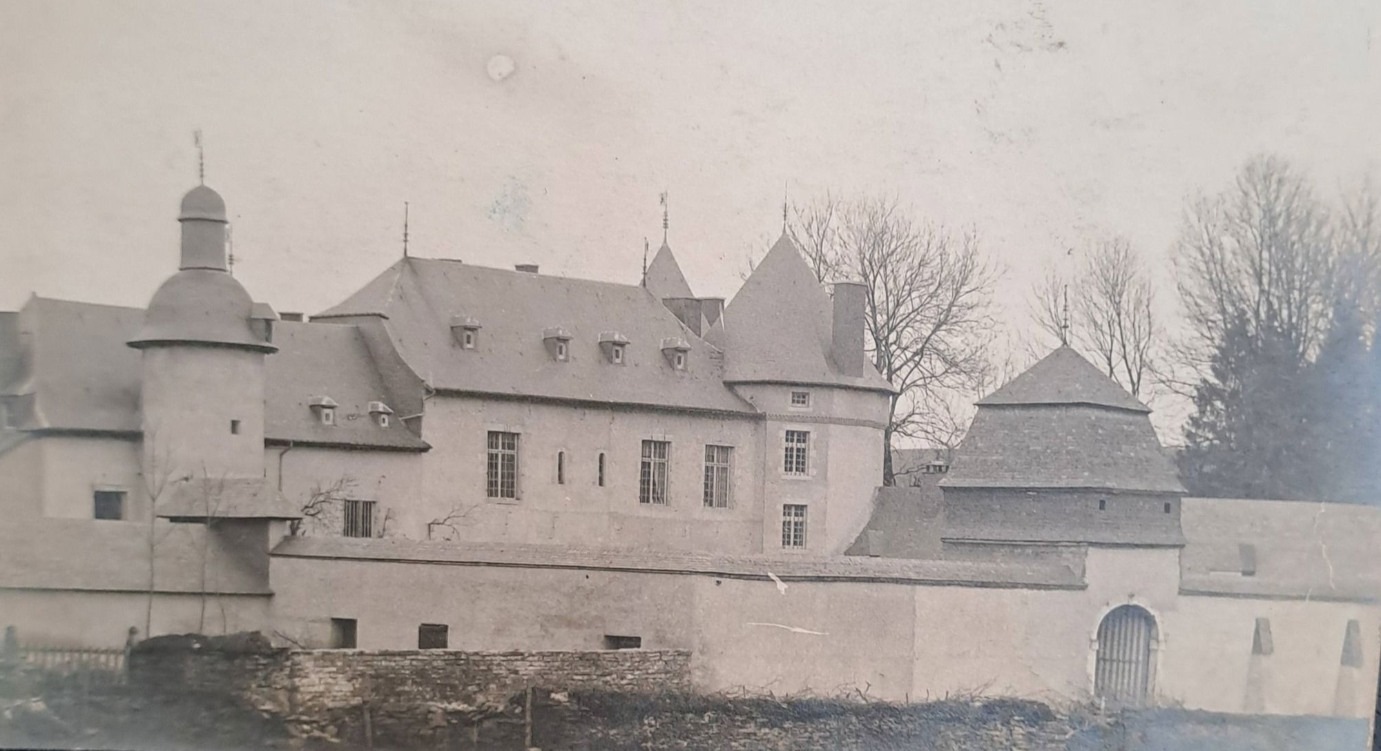 Le château de Gerlache à Biourge