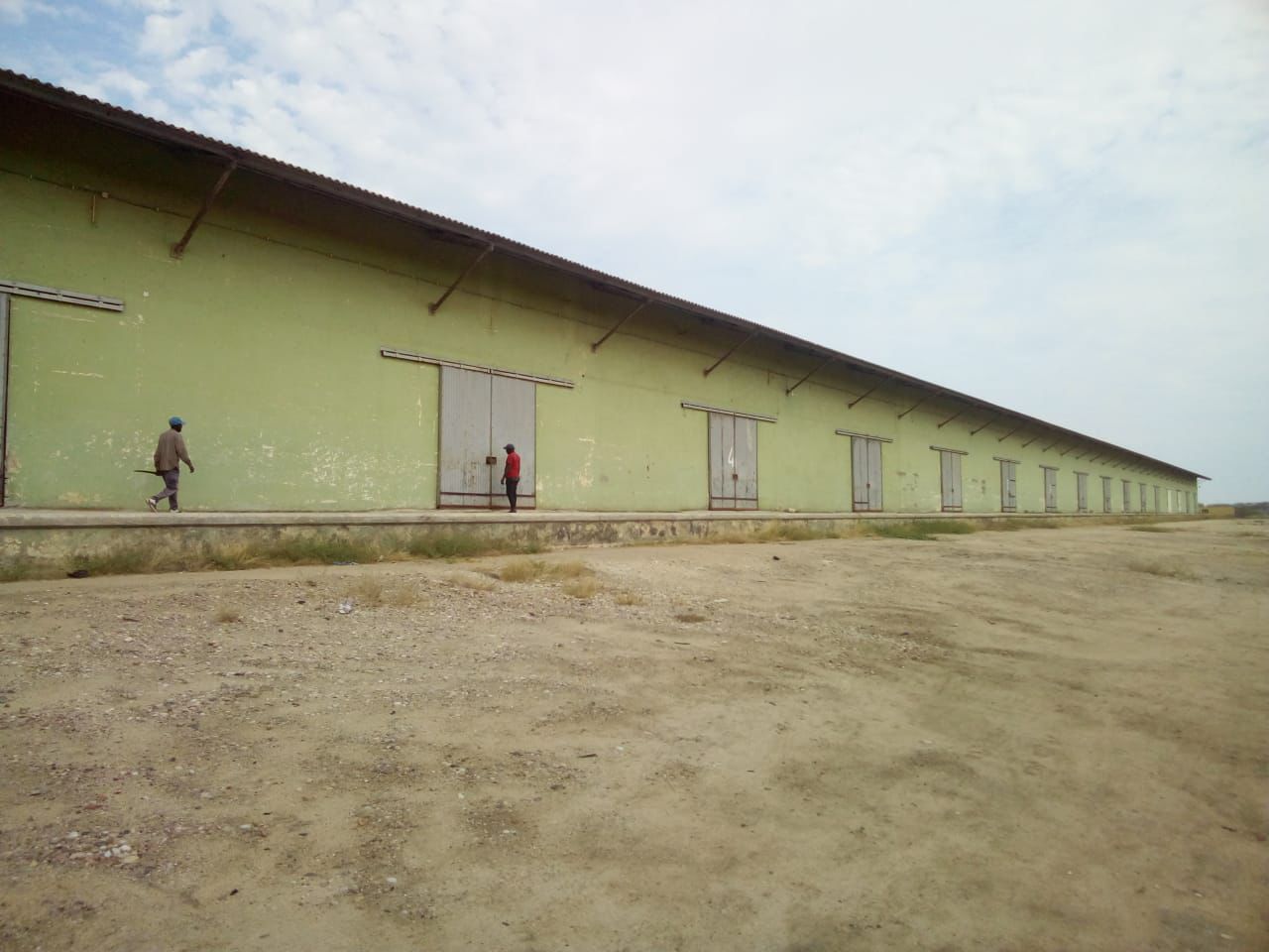 Armazém no perímetro do porto do lobito