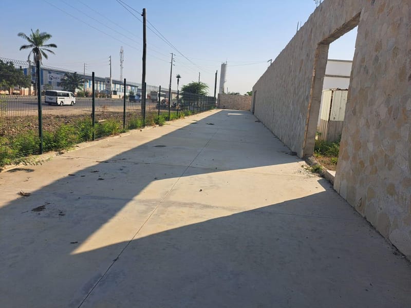 Armazém na Catumbela 