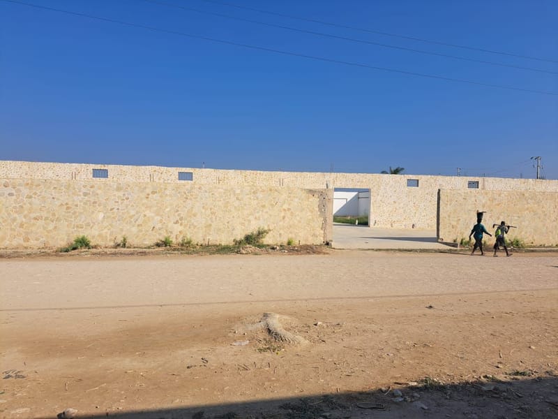 Armazém na Catumbela 