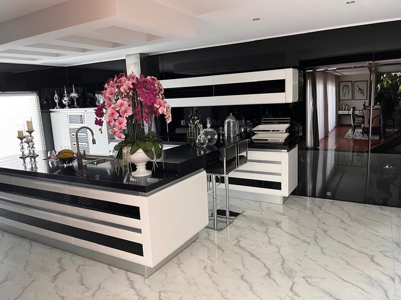 Vivenda 6 de Luxo no Lubango premium 