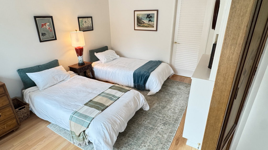 Den with Twin Pullout Beds