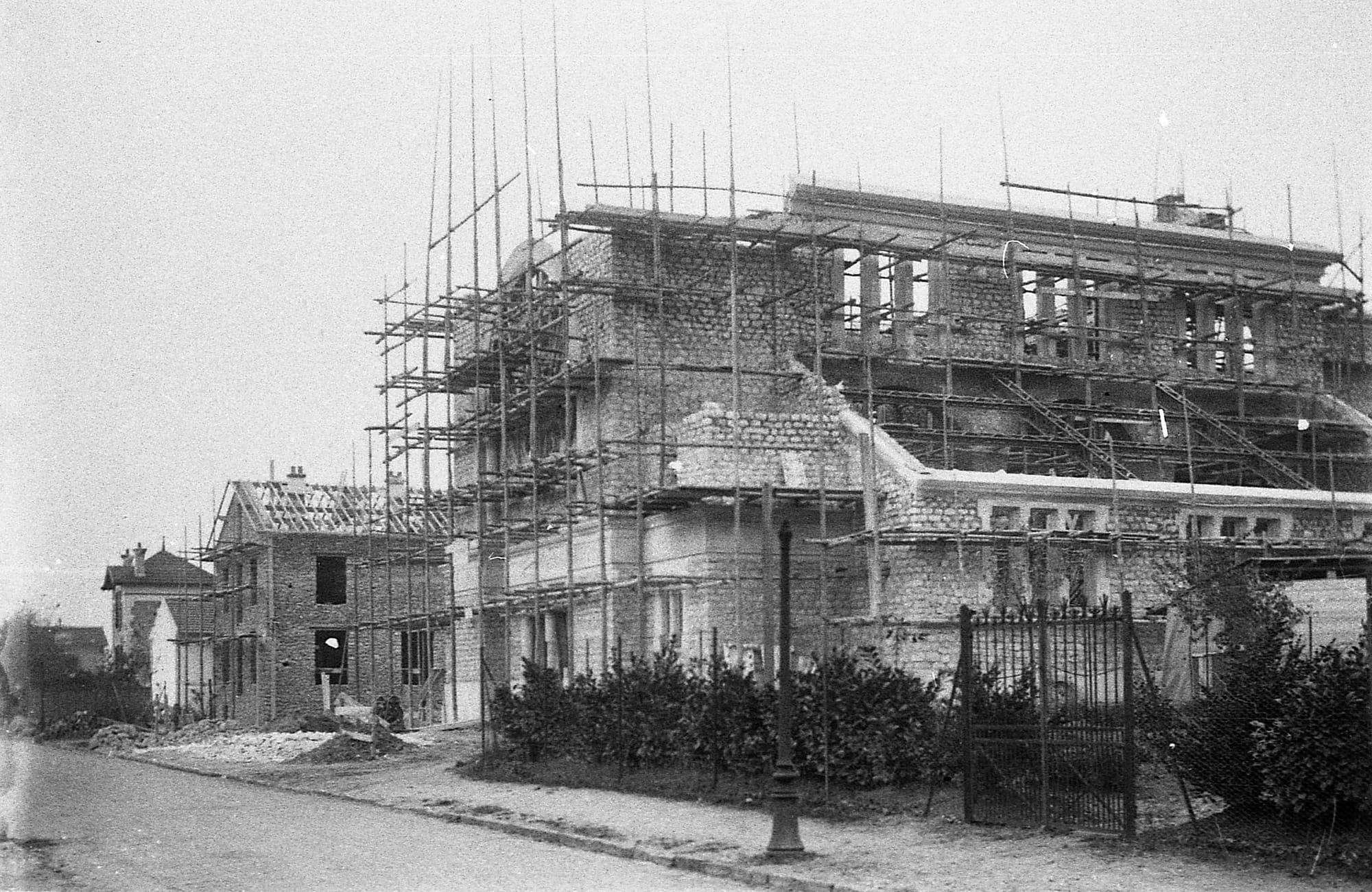 L'EGLISE SAINTE-JEANNE-D'ARC DE VAIRES (2) : la construction