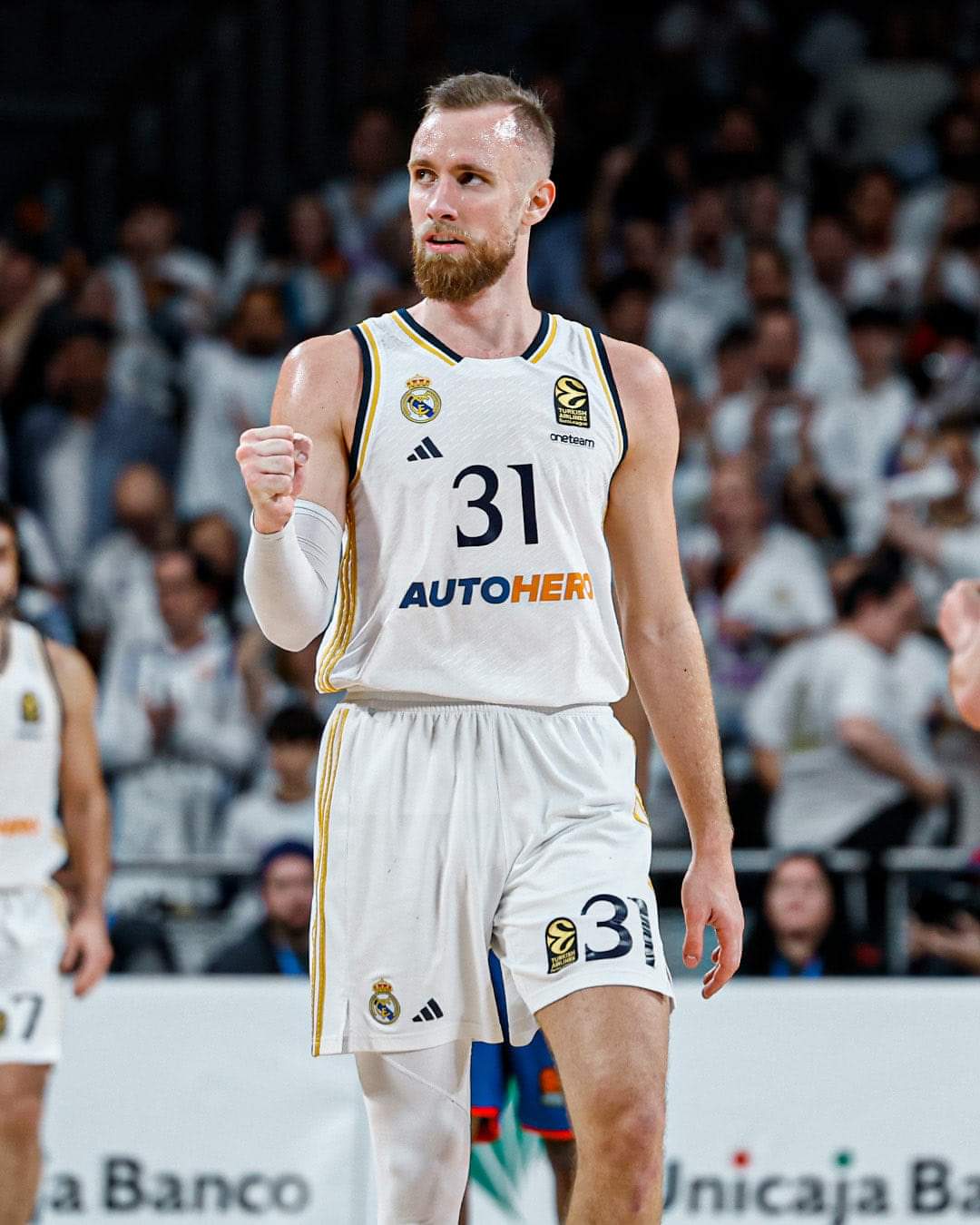 Real Madrid renews the contract of its star, Dznan