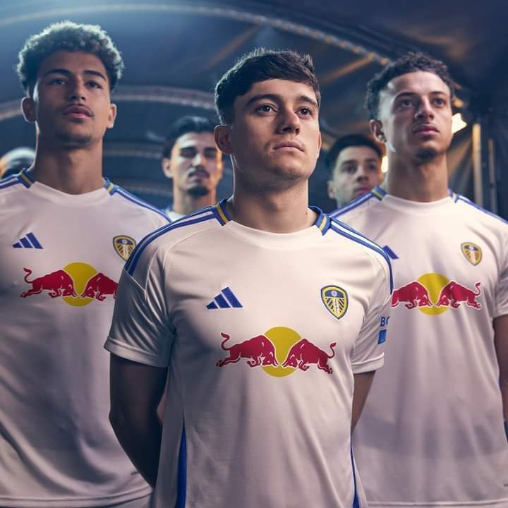 Leeds United unveil new kit