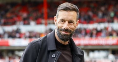 Van Nistelrooy to Manchester United