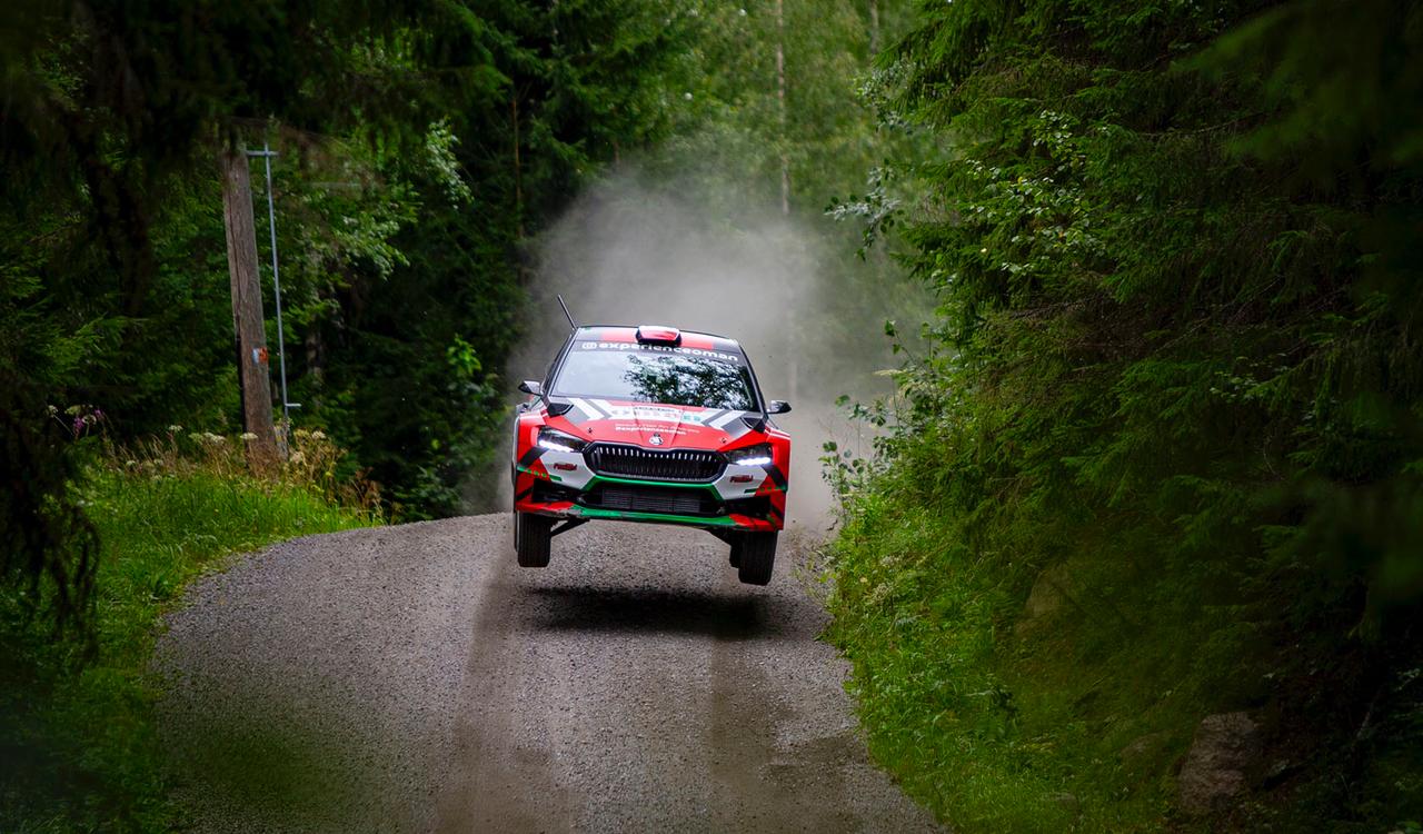 بطل الراليات العُماني حمد الوهيبي
يعود للمنافسة في رالي فنلندا الدولي 2024