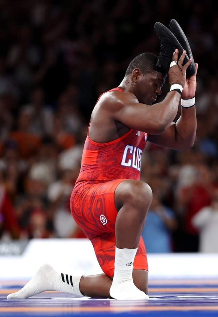 Lopez announced his retirement