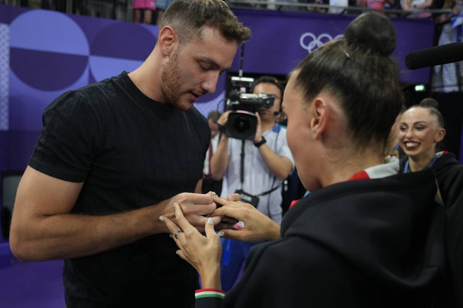 اولمبياد باريس: عروض زواج بالجملة 
ولا زالت الأفراح في دياركم عامرة