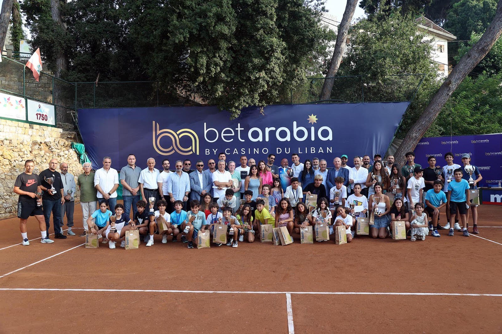 اختتام حاشد لدورة نادي برمانا بالتنس
لقب الرجال لجيوفاني سماحة والسيدات لفاتن قاسم