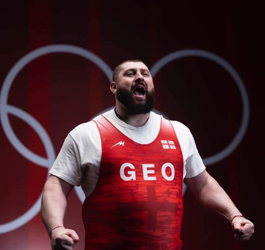 لاشا تالاخادزي: 
أسطورة رفع الأثقال التي لا تُقهر