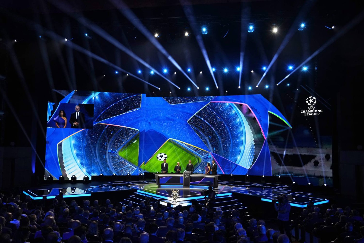 قرعة دوري أبطال أوروبا: 
مواجهات نارية تنتظر كافة الفرق