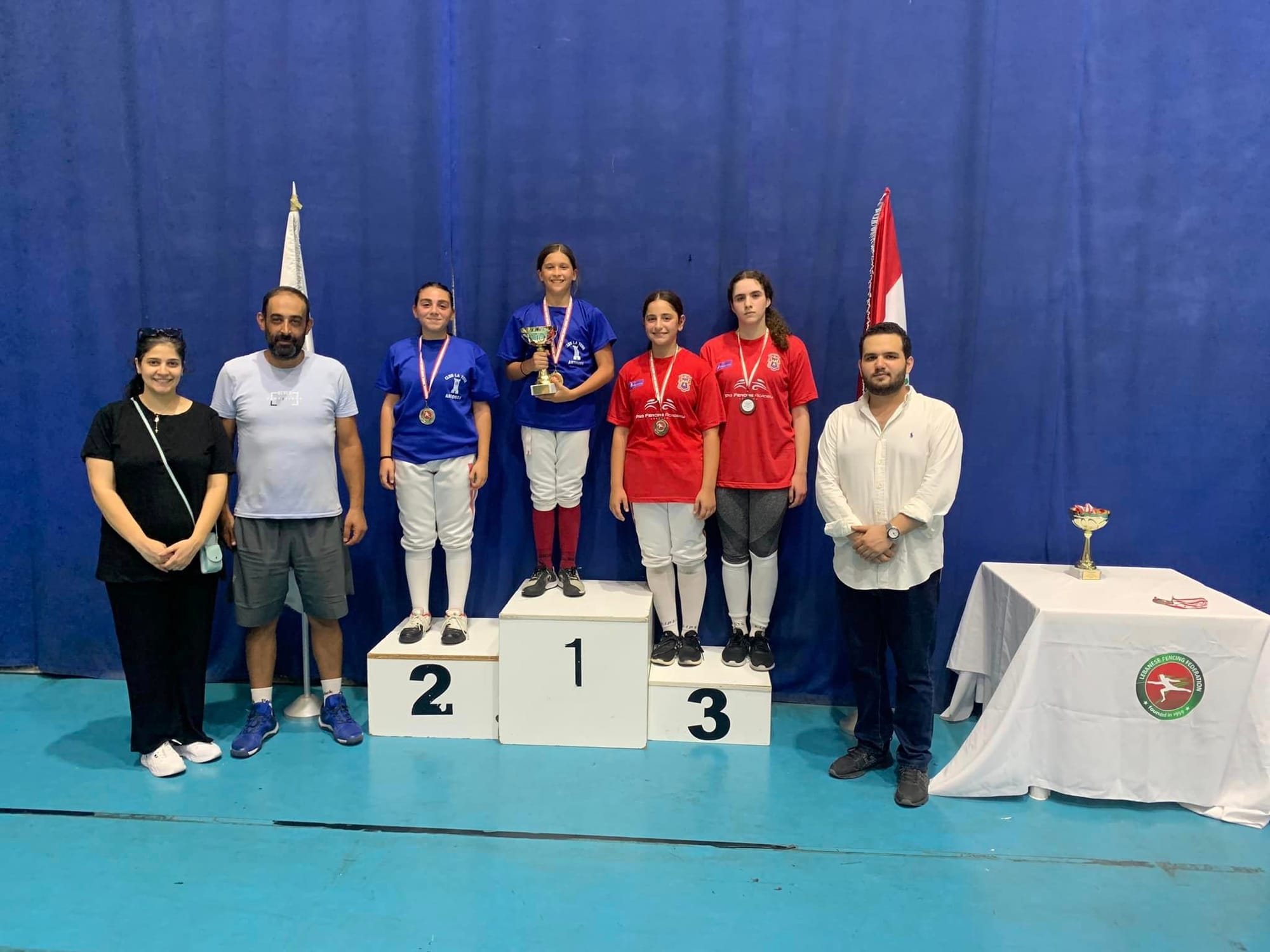 المون لاسال والبرج عينطورة 
يسيطران على بطولات لبنان في سلاح الشيش