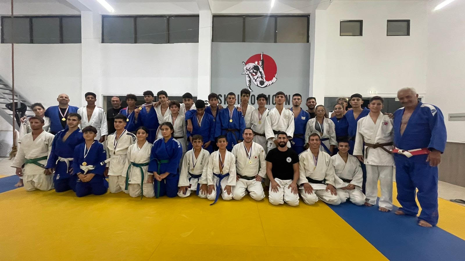 ناديا المون لاسال والشياح سبورتينغ كلوب 
يشاركان في مخيم تدريبي للجودو بقبرص