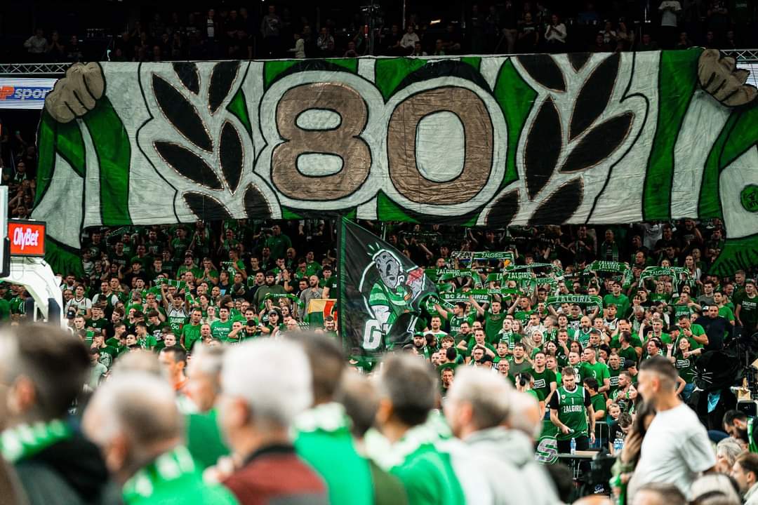 زالغيريس كوناس: 
80 عامًا من المجد الرياضي والإنجازات