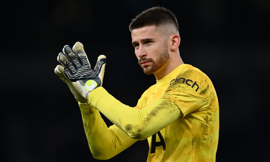 إصابة قوية تُبعد فيكاريو عن توتنهام