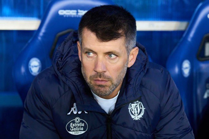 بلد الوليد يقيل مدربه