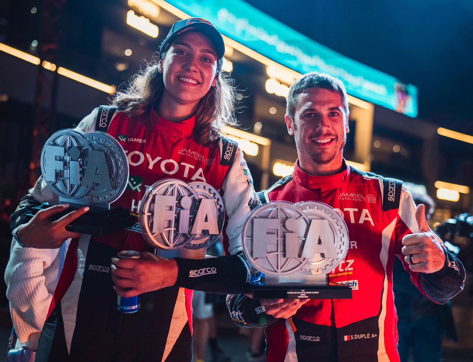 أول سائقة سعودية تتوج ببطولة كأس الشرق الأوسط للراليات