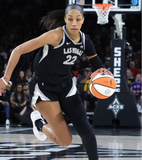 آجا ويلسون في صفقة تاريخية