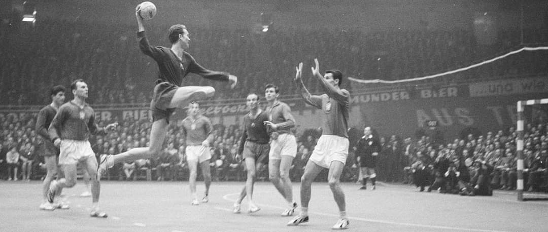 الكلاسيكيات الأبرز في تاريخ كرة اليد:
مواجهات خالدة تروي تاريخ اللعبة